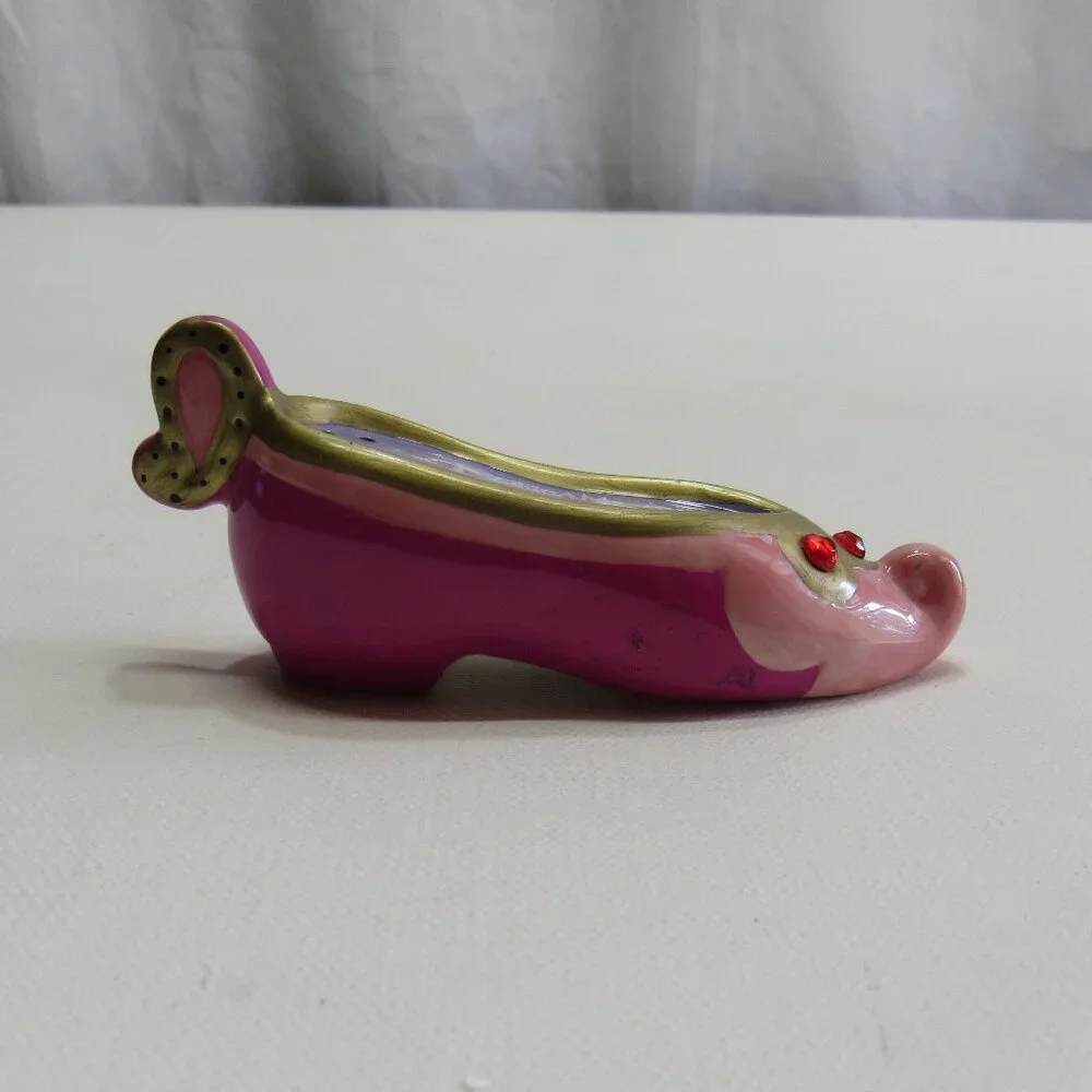 CPT Holdings Inc. 2000 I Dream of Jeannie Shoes Salt & Pepper Shakers Figurines